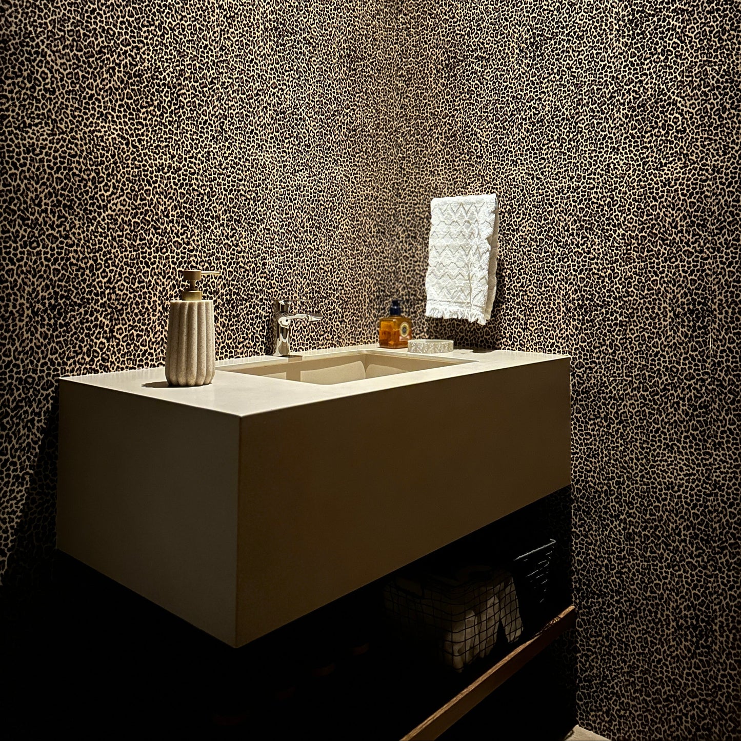 Papel tapiz Cheeta - 250 cm alto x 66 cm ancho | Cubre 1.5 mt2
